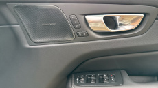 Volvo XC60 2.0 B5P Plus Dark 5dr AWD Geartronic Petrol Estate